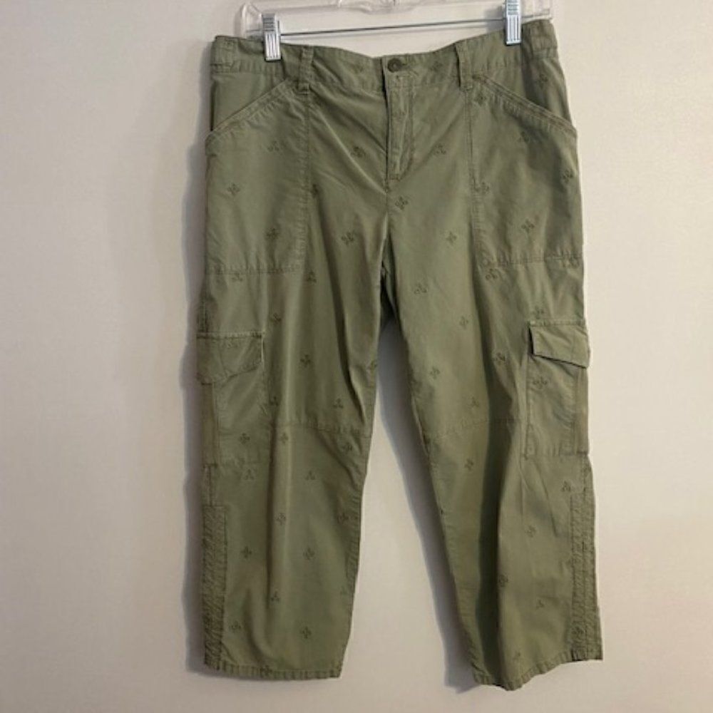 Sanctuary Standard Surplus Green Cargo embroidered capris, size 28
